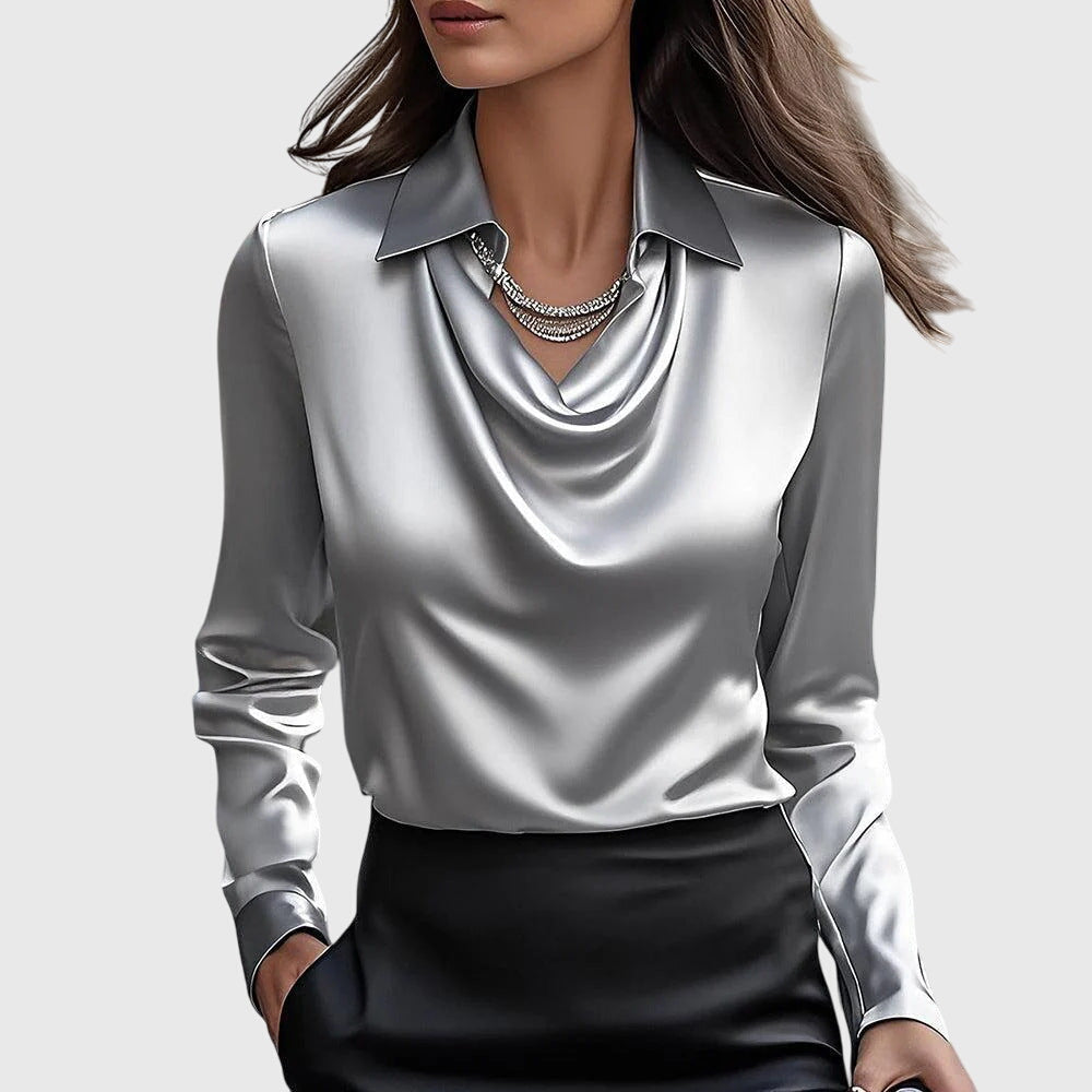 Sylvie | Blusa lujosa brillante con escote plisado