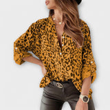 Blusa a la moda con estampado de leopardo