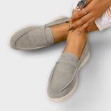 Mocasines elegantes de mujer en ante