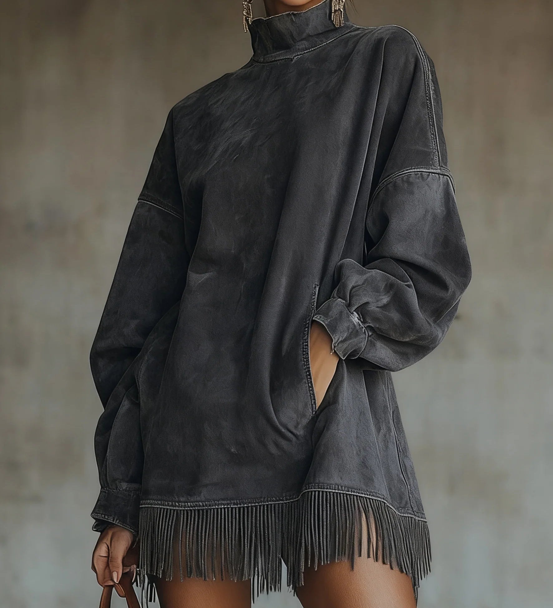Savana Fringe™ | Minivestido de cuello alto de ante vintage