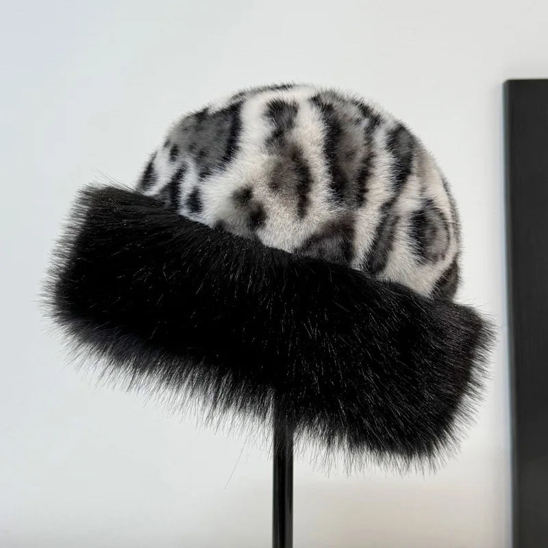 Amarah | Gorro de Pelo Sintético con Estampado de Leopardo