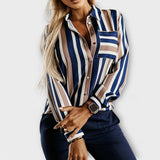 Emily – Casual y relajada: La blusa a rayas