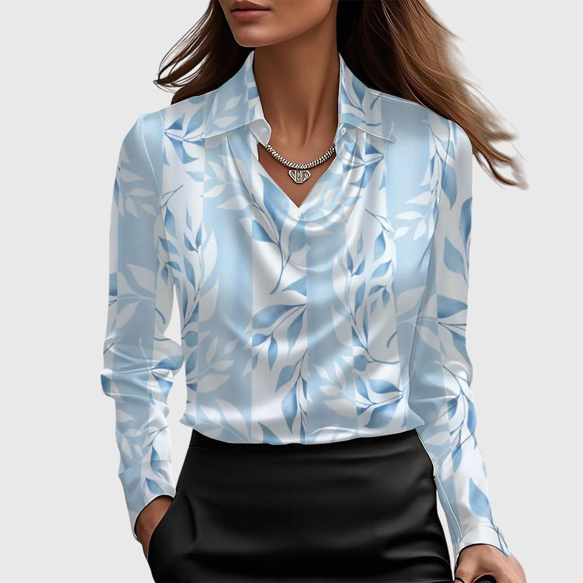 Sylvie | Blusa lujosa brillante con escote plisado