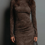 Marcelle Luxe™ | Vestido Midi de Cuello Alto de Gamuza Contour